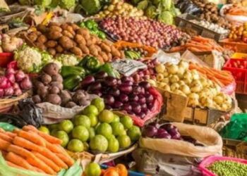 أسعار الخضار والفاكهة اليوم الأربعاء