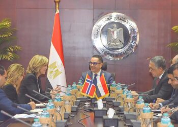 وزير الاستثمار  يستعرض مع سفيرة النرويج بالقاهرة سبل تنمية وتطوير العلاقات الاقتصادية المشتركة بين البلدين