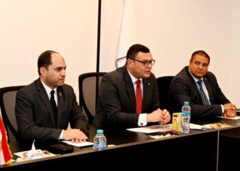 وزير الإسكان يستعرض جهود الوزارة في عدد من الملفات