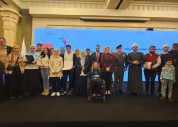 مؤسسة العربي لتنمية المجتمع تكرم الطلاب المتفوقين من ذوى الإعاقة والابطال البارلمبين