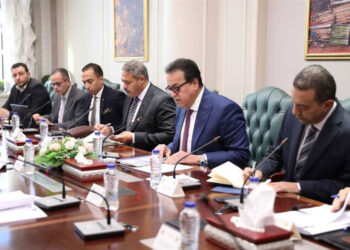 وزير الصحة يناقش التعديلات المقترحة على قانون الأشخاص ذوي الإعاقة لتعزيز حقوقهم