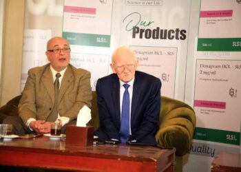 أشرف صادق العضو المنتدب للشركة: نخطط لتوطين 60 مستحضر دوائي بحلول 2030