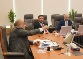 وزير الكهرباء يجتمع ونائب رئيس شركة “اتوم ستروي اكسبورت “ومدير عام شركة ” روسآتوم” لأنظمة التحكم الآلي