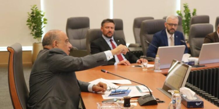 وزير الكهرباء يجتمع ونائب رئيس شركة “اتوم ستروي اكسبورت “ومدير عام شركة ” روسآتوم” لأنظمة التحكم الآلي