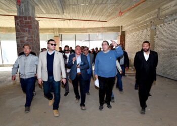 وزير الإسكان يتفقد المنتجع الجبلى ومركز الزوار بمشروع تطوير موقع التجلى الأعظم فوق أرض السلام