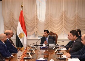 وزير الشباب والرياضة يلتقي مجلس إدارة اتحاد الهوكي بتشكيله الجديد