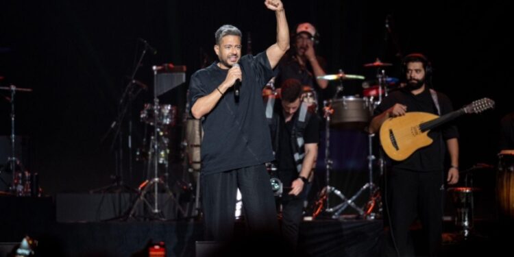 محمد حماقي يشعل حفل غنائي في السعودية