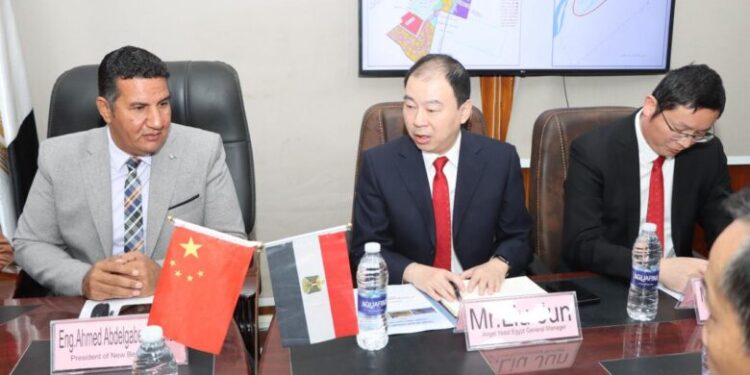 “الإسكان”: جهاز بني سويف الجديدة يستقبل وفد مستثمرين صينيين لبحث أوجه التعاون