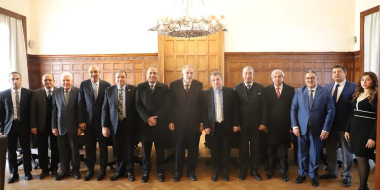 “غرفة الإسكندرية” تستضيف سفير أرمنيا لبحث سبل التعاون بين الجانبين