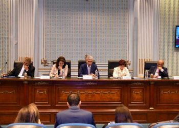 وزير السياحة والآثار يشارك في اجتماع مجلس النواب لمناقشة بيان الوزارة بشأن استراتيجيتها لتعزيز القطاع