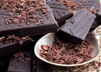 دراسة: تناول الشوكولاتة الداكنة بانتظام يقلل خطر الإصابة بمرض السكري