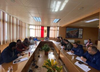 رئيس جهاز دمياط يلتقى شركات المرافق والطرق العاملة بالمدينة..ويتفقد أعمال التطوير بالمنطقة الحرة للاستثمار