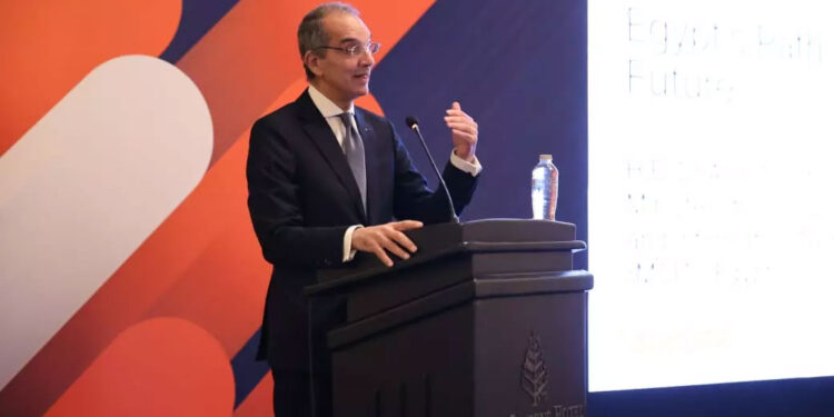 وزير الاتصالات: إطلاق النسخة الثانية من الاستراتيجية الوطنية للذكاء الاصطناعى مطلع العام المقبل