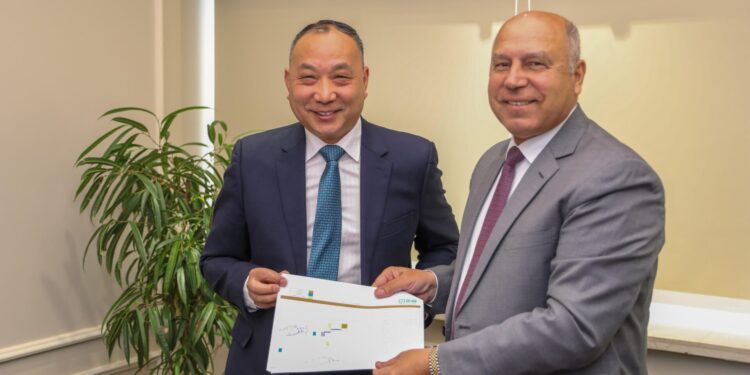 وزير النقل يلتقي رئيس شركة شين فينج إيجيبت الصينية لبحث مستجدات خطة إنشاء مجمع صناعي متكامل