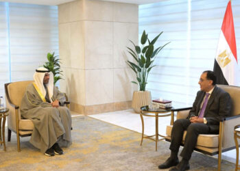 رئيس الوزراء يلتقي وزير خارجية الكويت