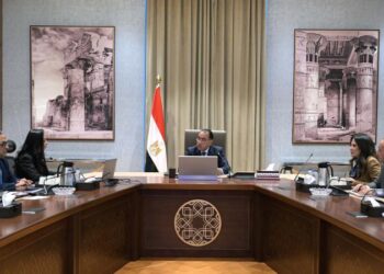 رئيس الوزراء يتابع مع وزيرة التضامن الاجتماعي عددا من ملفات العمل