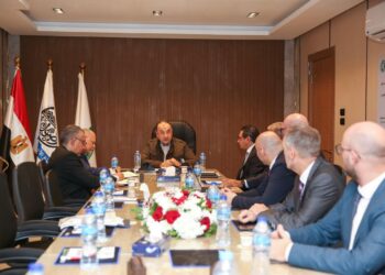 وزير قطاع الأعمال يلتقي وفدا من “MTG” العالمية و”الفولاذ الصناعية” لبحث سبل التعاون في رفع تركيز خام الحديد وتعظيم القيمة المضافة