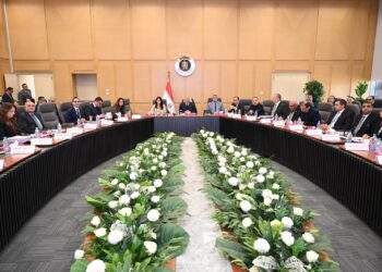 وزيرالنقل والمالية يعلنان إطلاق المرحلة الأولى من المبادرة الجديدة لمساندة الشركات في القطاعات الصناعية ذات الأولوية