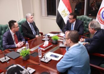 وزير الصحة يبحث مع وفد شركة  «ميند راي» تعزيز سبل التعاون في توطين صناعة الأجهزة الطبية