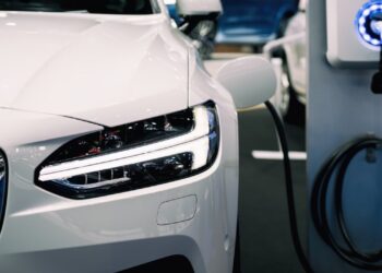 نيو الصينية تعلن ثاني انخفاض لتسليمات السيارات الكهربائية