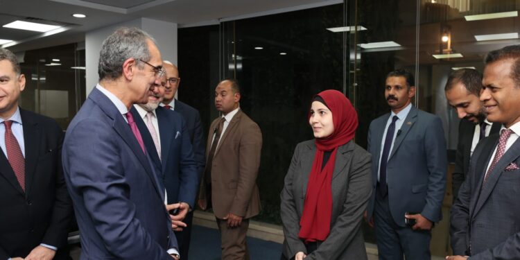 وزير الاتصالات يفتتح مركز تميز شركة “كومفولت” Commvault العالمية بالقاهرة