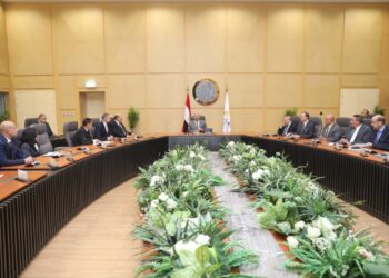 النقل: توقيع عقد إتفاق مؤسسون لانشاء أول مشروع من نوعه فى مصر لتخريد السفن بميناء دمياط