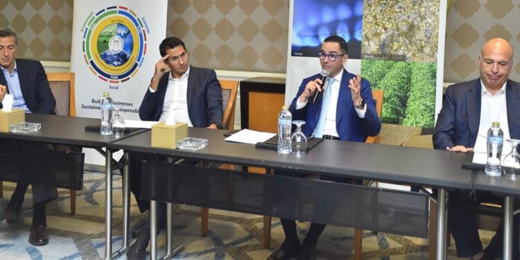 وزير الاستثمار والتجارة الخارجية يستعرض جهود الوزارة لتهيئة مناخ الاستثمار وتيسير حركة التجارة الخارجية.