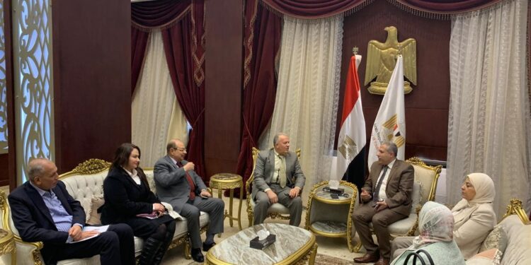 وفد غرفة القاهرة يزور “الشباب والرياضة” للتنسيق لإطلاق برامج لتدريب وتأهيل الشباب المصري