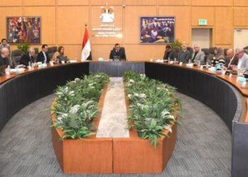 وزير الإسكان يعقد اجتماعه الدورى لمتابعة موقف تنفيذ وحدات الإسكان الاجتماعي بعددٍ من المدن الجديدة