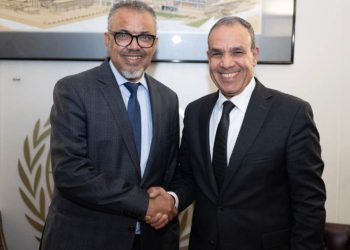 وزير الخارجية والهجرة يلتقي بالمُدير العام لمُنظمة الصحة العالمية