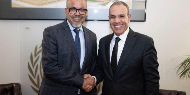 وزير الخارجية والهجرة يلتقي بالمُدير العام لمُنظمة الصحة العالمية