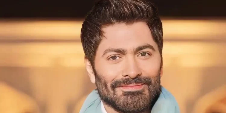 لحظة عائلية مميزة لتامر حسني قبل حفل جوي أورد