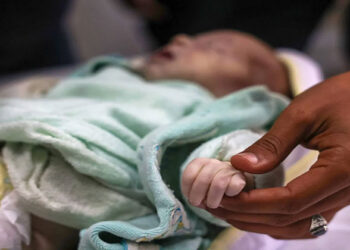 وفاة 7 أطفال رضع بسبب البرد فى قطاع غزة