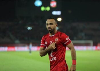 الشوط الأول.. الأهلي يتقدم على سموحة بهدف أفشة