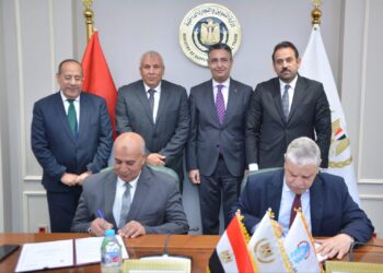 وزير التموين يشهد توقيع بروتوكول تعاون بين القابضة للصناعات ومحافظة الوادي الجديد لافتتاح أسواق اليوم الواحد