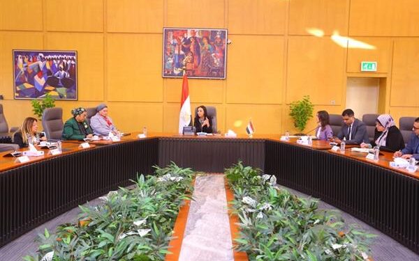وزيرة التضامن تترأس اجتماعًا مع رئيستي المجلسين القومي للمرأة والمشرف العام على المجلس القومي للأشخاص ذوي الإعاقة