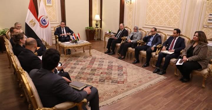 وزير الصحة يبحث التعاون مع السفير الهولندي وشركة “فيليبس” لدعم القطاع الصحي