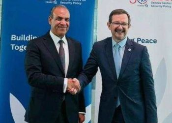 وزير الخارجية والهجرة يلتقي المدير التنفيذي لمركز جنيف للسياسة الأمنية