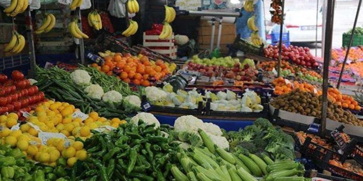 أسعار الخضار والفاكهة اليوم الإثنين