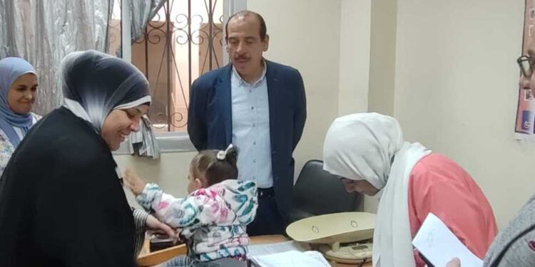 نائب وزير الصحة يتفقد مركزي طب أسرة المعصرة والدويقة بمحافظة القاهرة