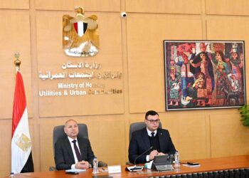 وزير الإسكان ومحافظ القاهرة يترأسان اجتماع اللجنة التيسيرية لمشروع تطوير “منطقة مثلث ماسبيرو”