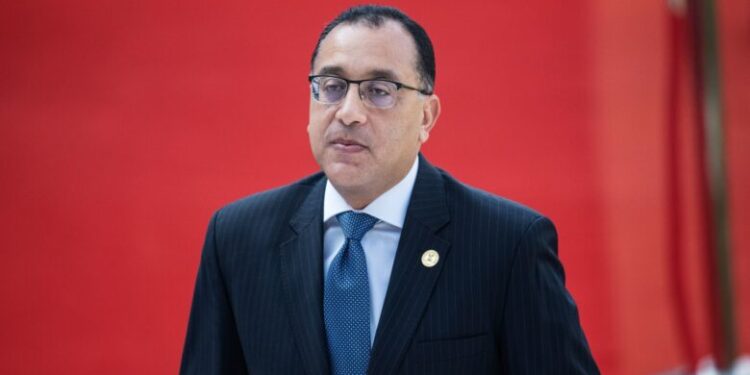 رئيس الوزراء يغادر القاهرة للمشاركة في المنتدى الاقتصادي العالمي بدافوس بسويسرا