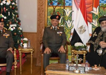 وزير الدفاع يهنئ البابا تواضروس الثانى بمناسبة عيد الميلاد المجيد