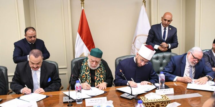 الأوقاف ومصر الخير وبنك الطعام ومؤسسة المنة يوقعون بروتوكول تعاون لدعم «مبادرة عودة الكتاتيب»