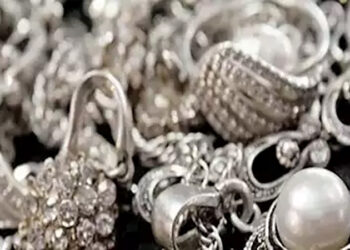 وزارة التموين ضبط 270 كيلوجرامًا من المشغولات الفضية غير المدموغة بمحافظة الإسكندرية، بقيمة إجمالية تُقدر 25 مليون جنيه مصري.