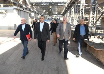 وزير الدولة للإنتاج الحربي يقوم بجولة تفقدية مفاجئة لشركة حلوان للمسبوكات “مصنع 9 الحربي”