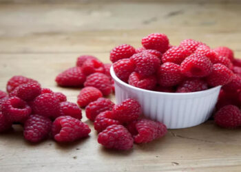 فاكهة تحمى من الشيخوخة والسرطان