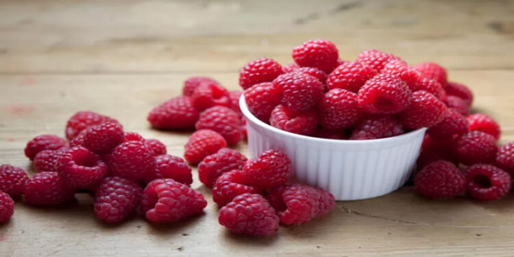 فاكهة تحمى من الشيخوخة والسرطان