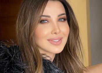 شاهد الآن.. نانسي عجرم تتألق في موسم الرياض وتُبهر جمهورها بإطلالة شتوية مميزة