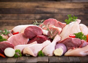 أسعار اللحوم في الأسواق والمنافذ الحكومية اليوم السبت 11 يناير 2025